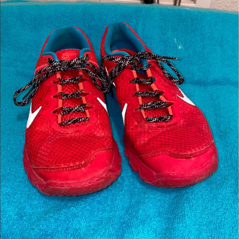 Nikes - Picture 5 of 6